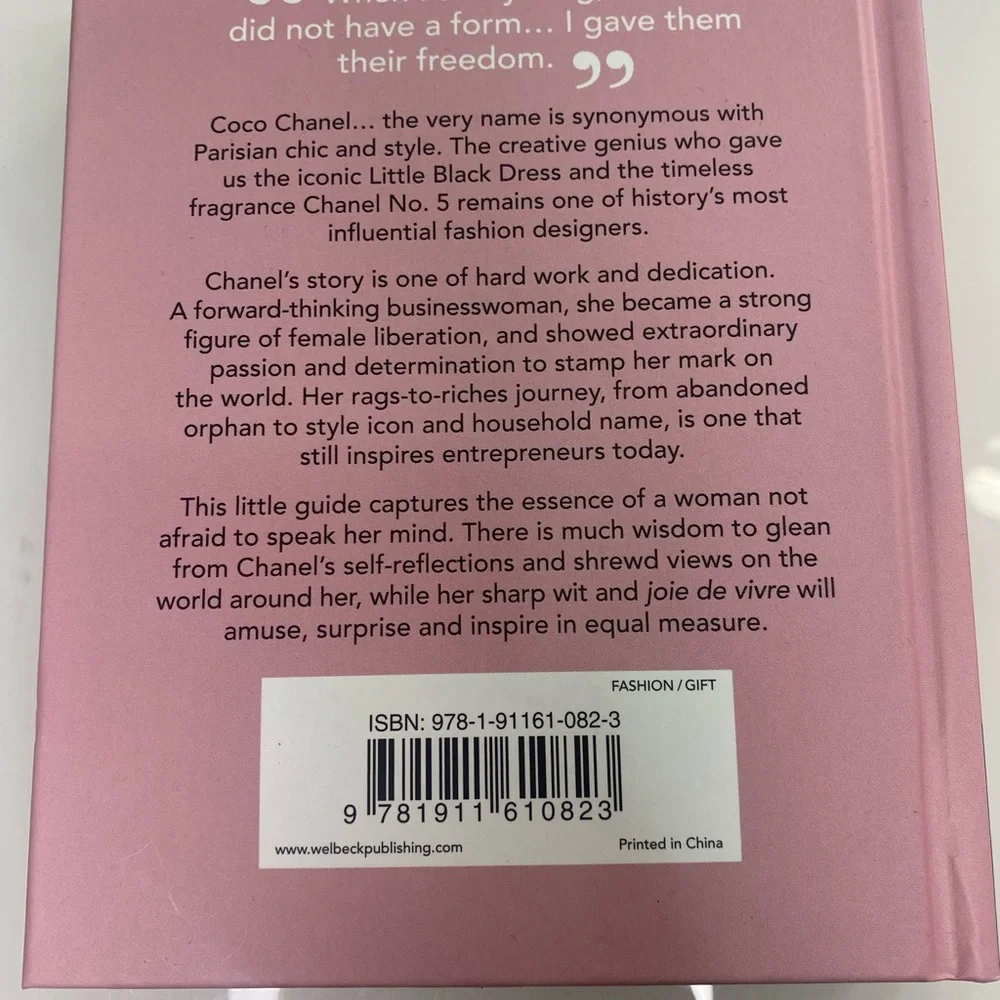 NEW Coco Chanel coffee book - Picture 7 of 7